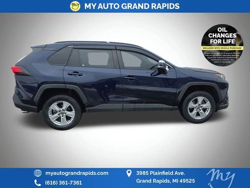Used 2021 Toyota RAV4 XLE image 8
