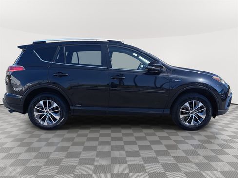 Used 2016 Toyota RAV4 XLE image 4