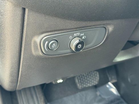 Used 2024 Chevrolet Equinox RS w/ RS Leather Package image 16