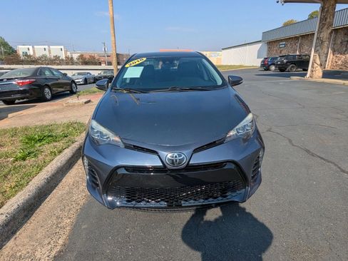 Used 2018 Toyota Corolla SE FWD image 2