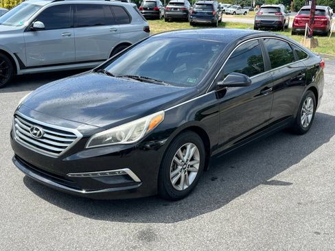 Used 2015 Hyundai Sonata SE w/ Option Group 09 FWD image 2