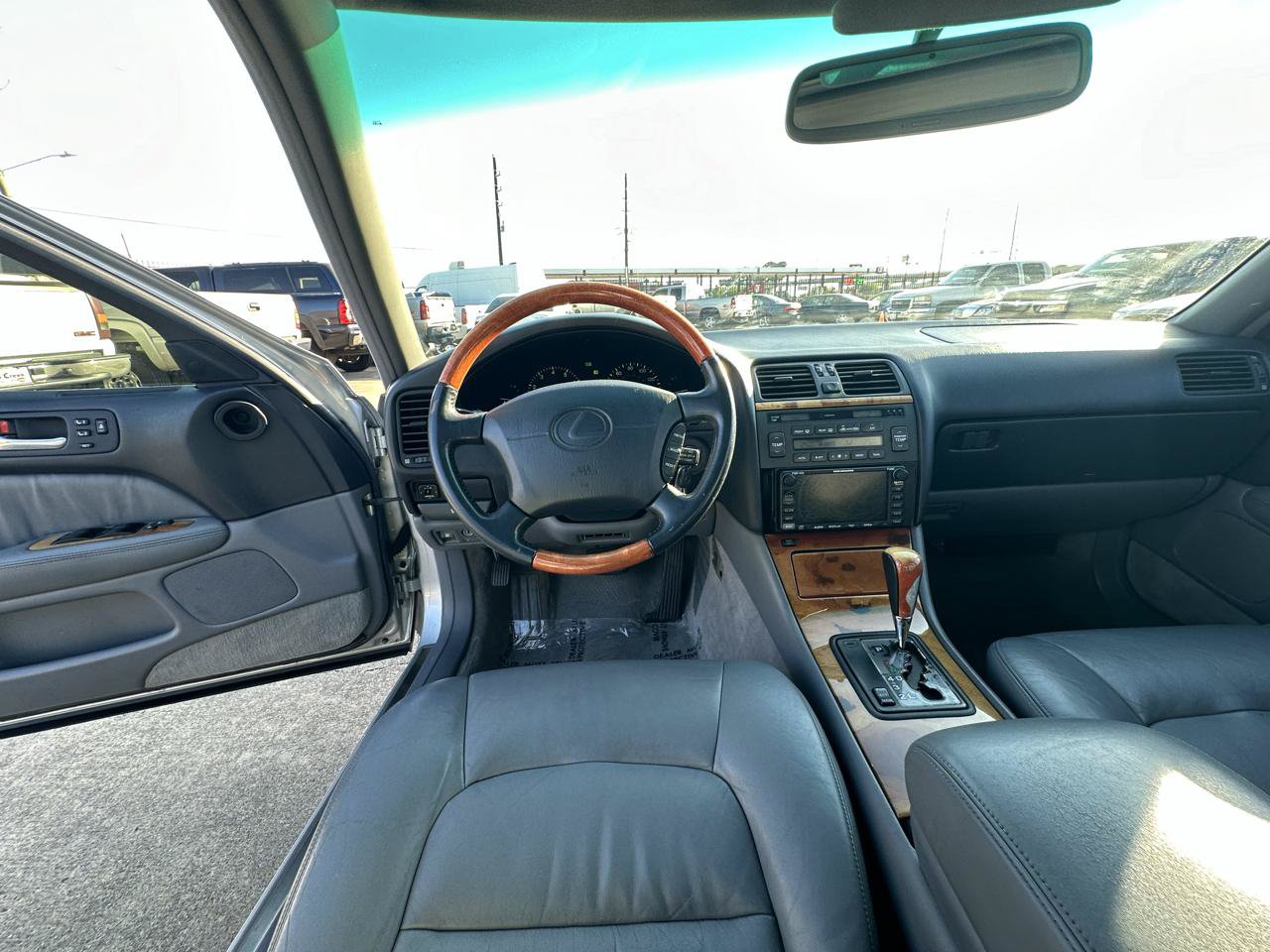 Used 1999 Lexus LS 400 w/ Premium Pkg RWD image 58