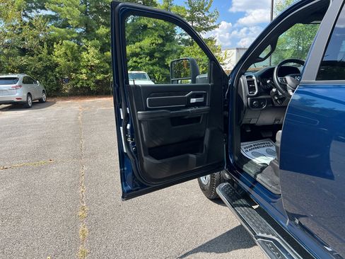 Used 2024 RAM 2500 Big Horn w/ Bed Utility Group image 16