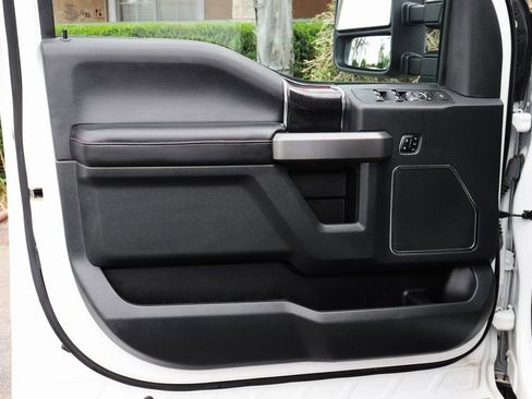 Used 2022 Ford F250 Platinum w/ FX4 Off-Road Package image 18