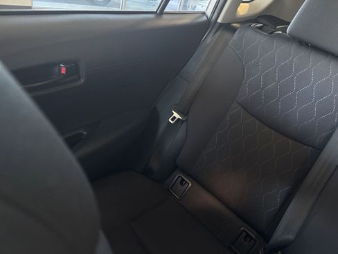 Used 2025 Toyota Corolla Cross LE image 38