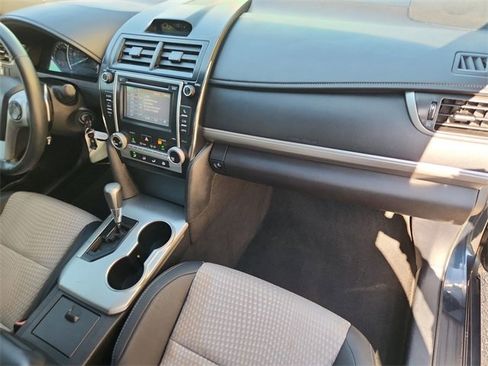 Used 2014 Toyota Camry SE image 24