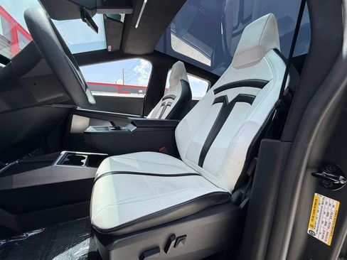 Used 2024 Tesla Cybertruck AWD Crew Cab image 17