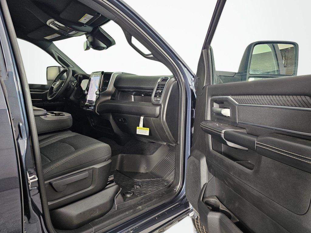 New 2026 RAM 3500 Big Horn AWD/4WD image 39