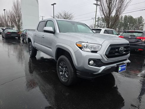 Certified 2023 Toyota Tacoma SR5 AWD/4WD image 11