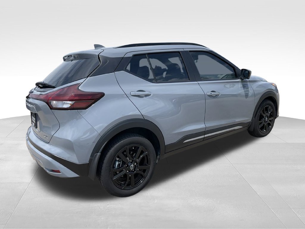 Used 2024 Nissan Kicks SR w/ SR Premium Package FWD image 4
