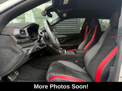 Used 2024 Lamborghini Urus Performante AWD/4WD image 5