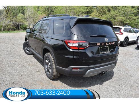 New 2026 Honda Pilot TrailSport image 5
