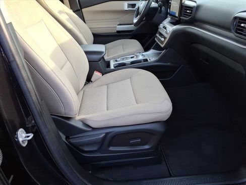 Certified 2022 Ford Explorer XLT w/ Class IV Trailer Tow Package image 8