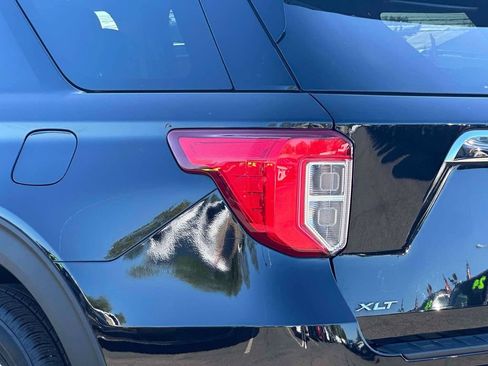 Used 2024 Ford Explorer XLT w/ Equipment Group 202A AWD/4WD image 9