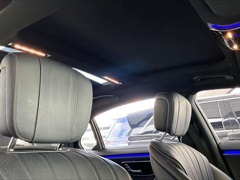 Used 2022 Mercedes-Benz S 500 4MATIC w/ AMG Line Package image 13