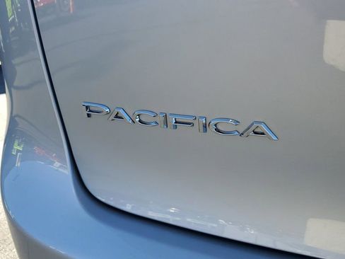 New 2026 Chrysler Pacifica Select image 8