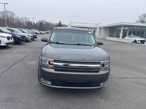 Used 2018 Ford Flex SEL image 2