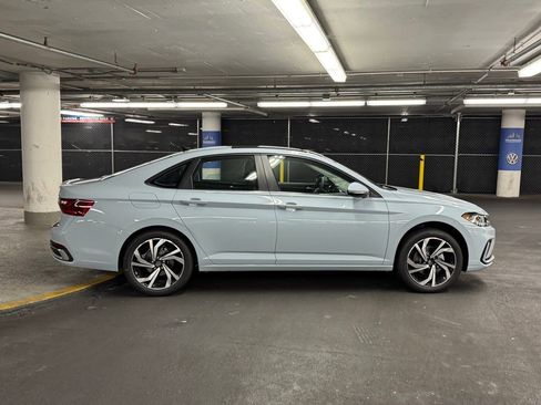 New 2025 Volkswagen Jetta SEL image 37