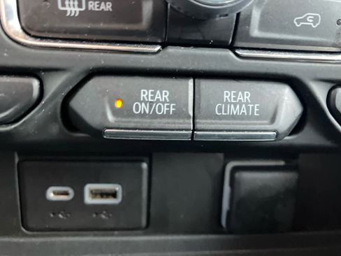 Used 2023 Chevrolet Tahoe Z71 AWD/4WD image 32