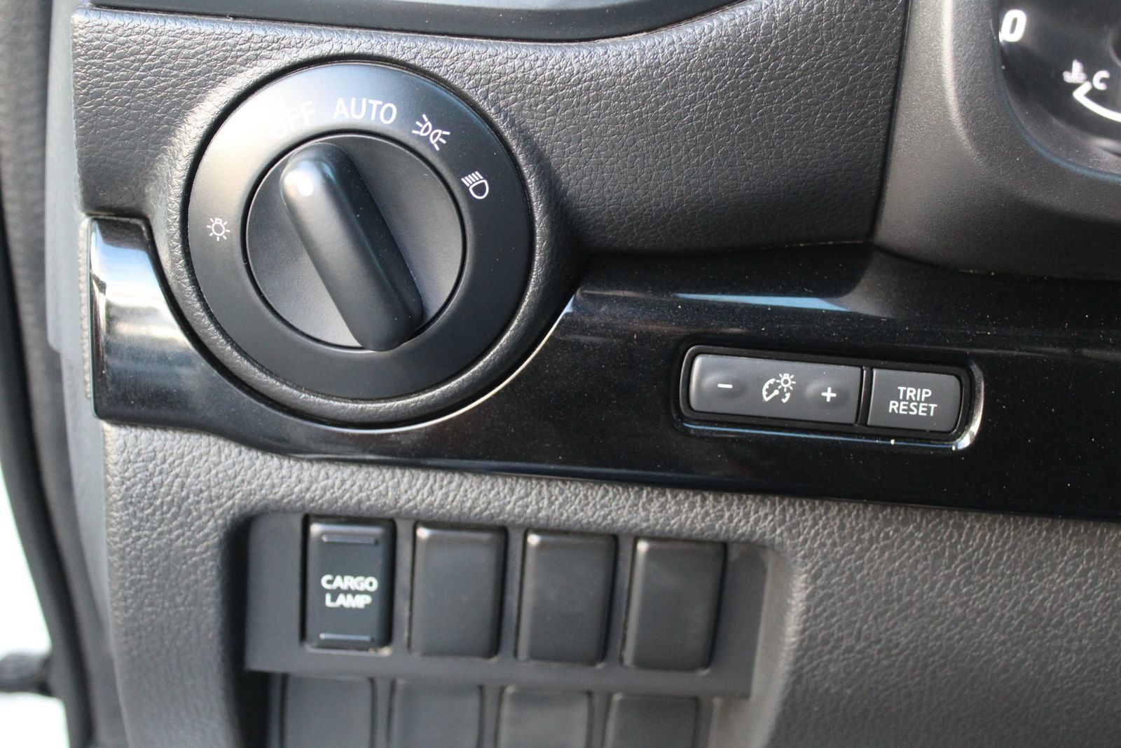 Used 2023 Nissan Titan SV RWD image 26