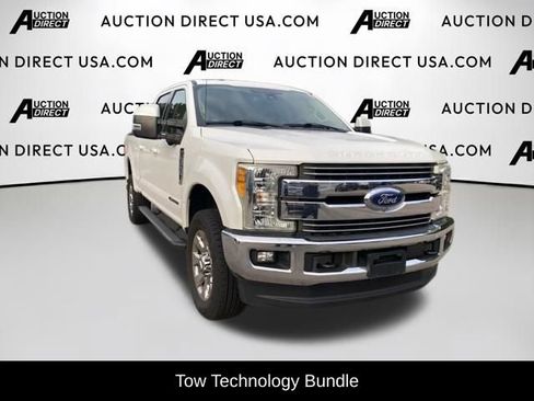 Used 2017 Ford F250 Lariat w/ Lariat Ultimate Package AWD/4WD image 5
