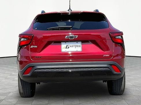 Used 2025 Chevrolet Trax RS w/ Driver Confidence Package FWD image 6