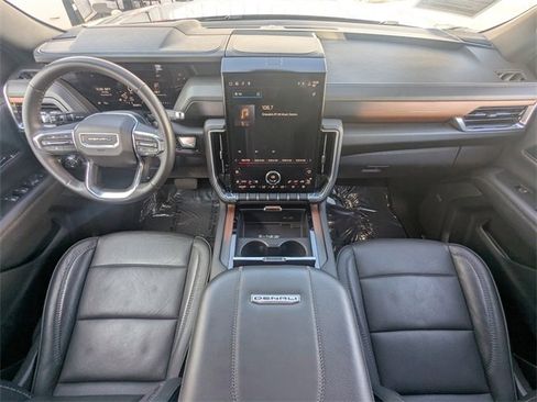 Used 2025 GMC Yukon Denali image 19