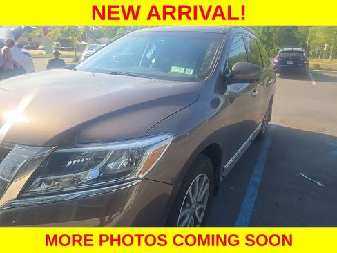 Used 2016 Nissan Pathfinder SL w/ SL Premium Package AWD/4WD image 16