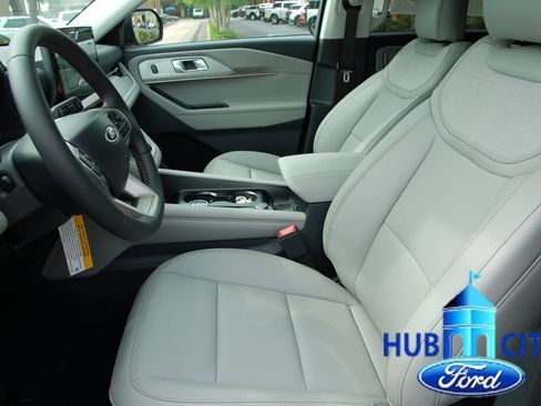 New 2026 Ford Explorer Active w/ Active Comfort Package RWD image 10