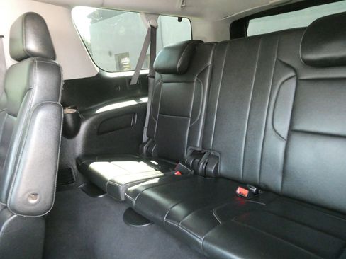 Used 2019 Chevrolet Suburban LT w/ LT Midnight Edition image 33