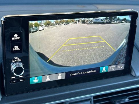 New 2025 Honda Pilot Touring image 24