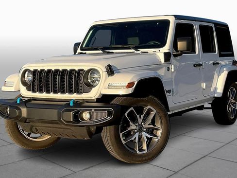 Used 2024 Jeep Wrangler Sport S w/ Convenience Group image 2