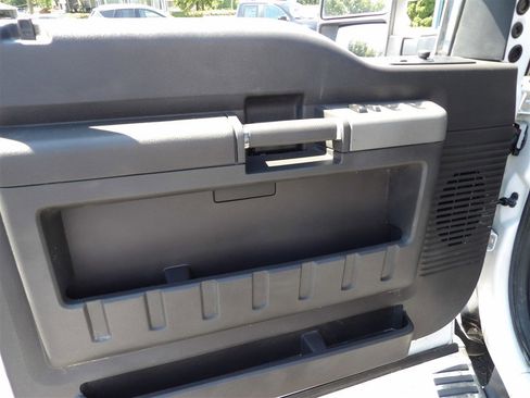 Used 2012 Ford F350 Lariat w/ Chrome Pkg image 12