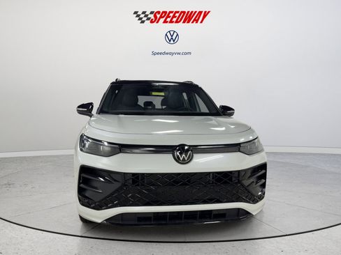 New 2026 Volkswagen Tiguan SE R-Line AWD/4WD image 13