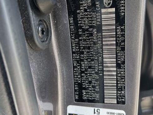 Used 2018 Toyota Camry LE image 19