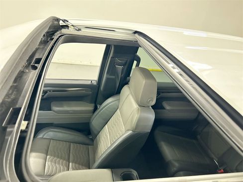 Used 2022 Chevrolet Silverado 1500 ZR2 w/ Technology Package image 19