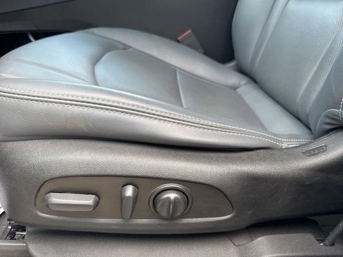 Used 2023 Buick Enclave Essence FWD image 19