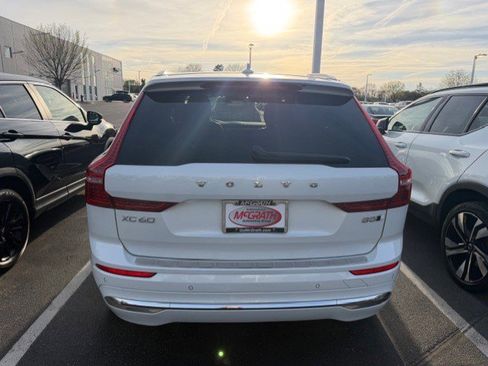 Used 2023 Volvo XC60 B5 Ultimate w/ Climate Package AWD/4WD image 4