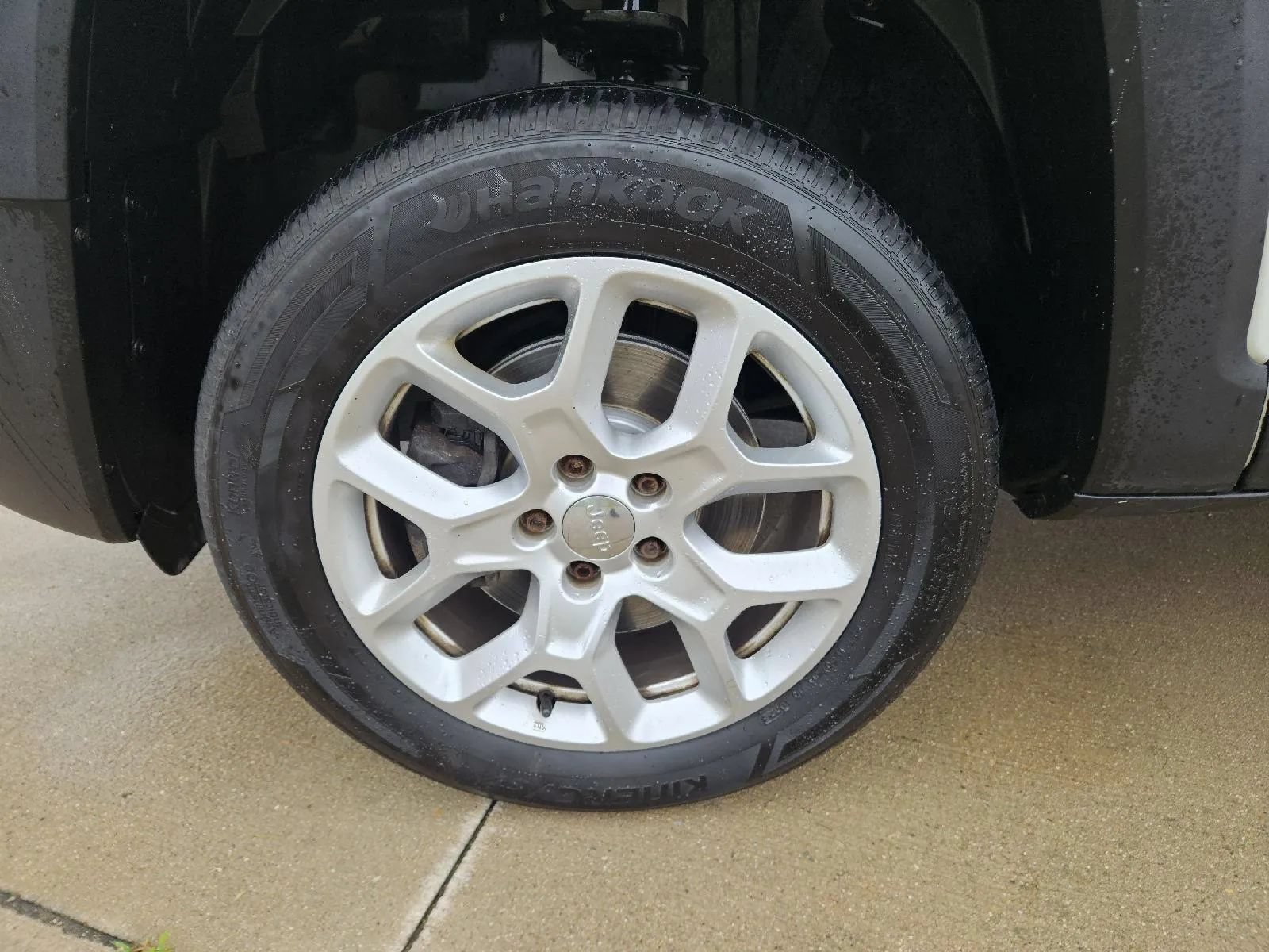 Used 2015 Jeep Renegade Latitude AWD/4WD image 9
