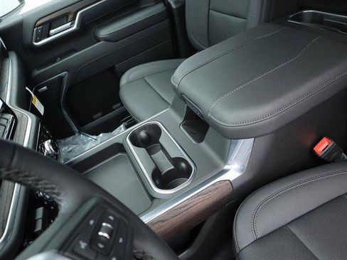 New 2026 GMC Sierra 2500 SLT w/ SLT Convenience Package image 28