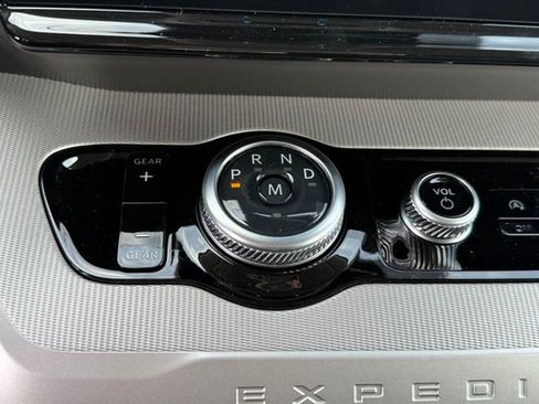 New 2026 Ford Expedition Active AWD/4WD image 29