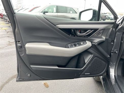 Used 2023 Subaru Outback Limited image 9