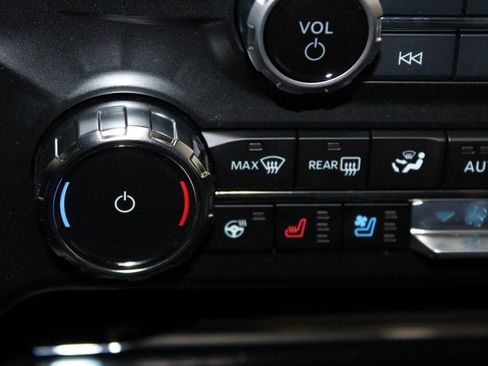 New 2026 Ford F250 Lariat w/ Black Appearance Package image 48