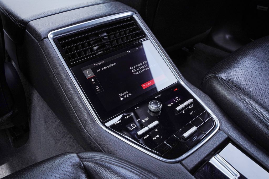 Used 2020 Porsche Panamera 4 AWD/4WD image 36