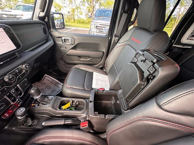 Used 2025 Jeep Wrangler Unlimited Rubicon AWD/4WD image 26
