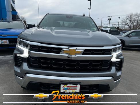 Used 2023 Chevrolet Silverado 1500 LT AWD/4WD image 2
