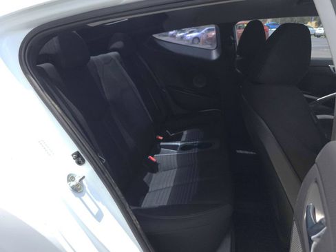 Used 2016 Hyundai Veloster FWD image 13