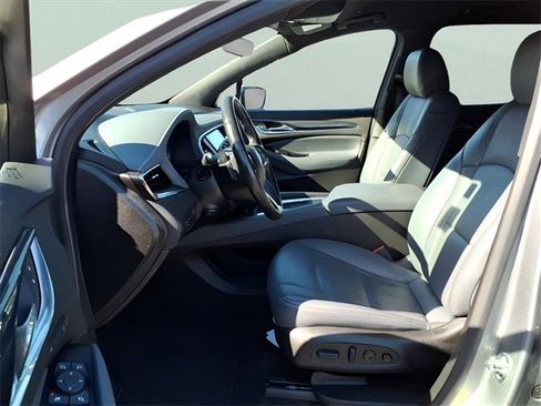 Used 2024 Buick Enclave Premium image 6