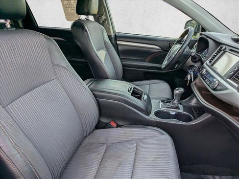 Used 2019 Toyota Highlander Plus image 21