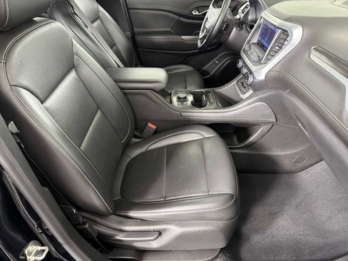 Certified 2023 GMC Acadia SLT AWD/4WD image 11